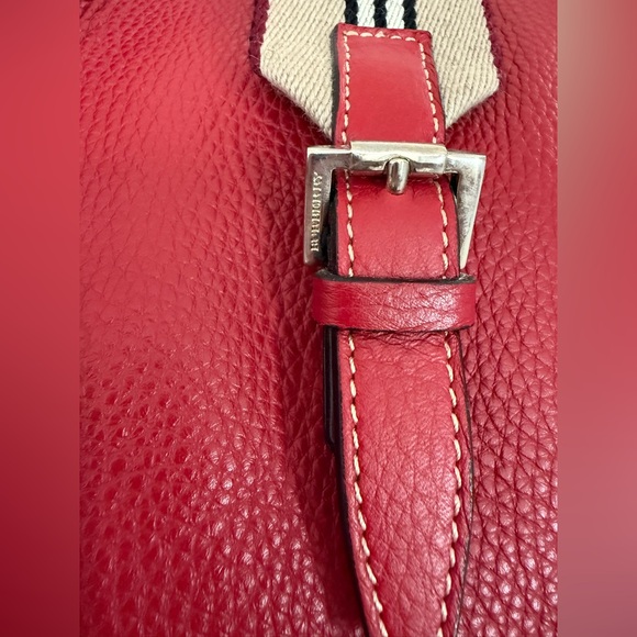 Burberry London Elegant Red Tote Bag - Picture 8 of 8